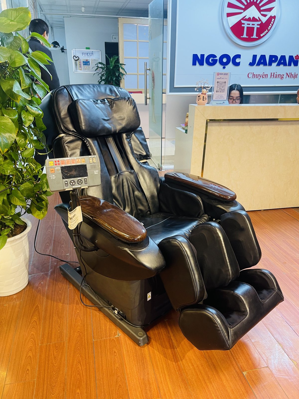 Ghế massage D'san có tốt không, so sánh với ghế massage nội địa Nhật chính hãng tại NgocJapan